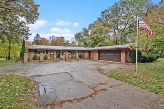 70506 Sunrise Drive, Ontwa Twp, MI 49112