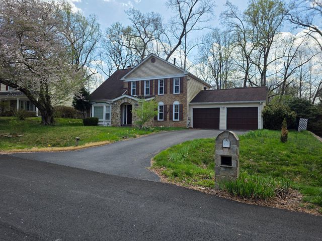 8120 PAISLEY PL, Potomac, MD 20854