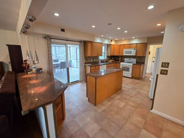 8120 PAISLEY PL, Potomac, MD 20854