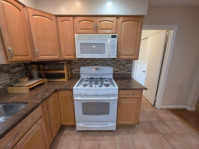 8120 PAISLEY PL, Potomac, MD 20854