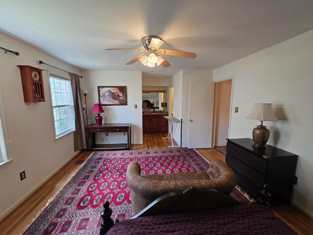 8120 PAISLEY PL, Potomac, MD 20854