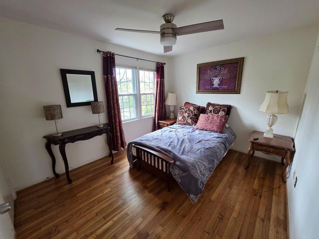 8120 PAISLEY PL, Potomac, MD 20854