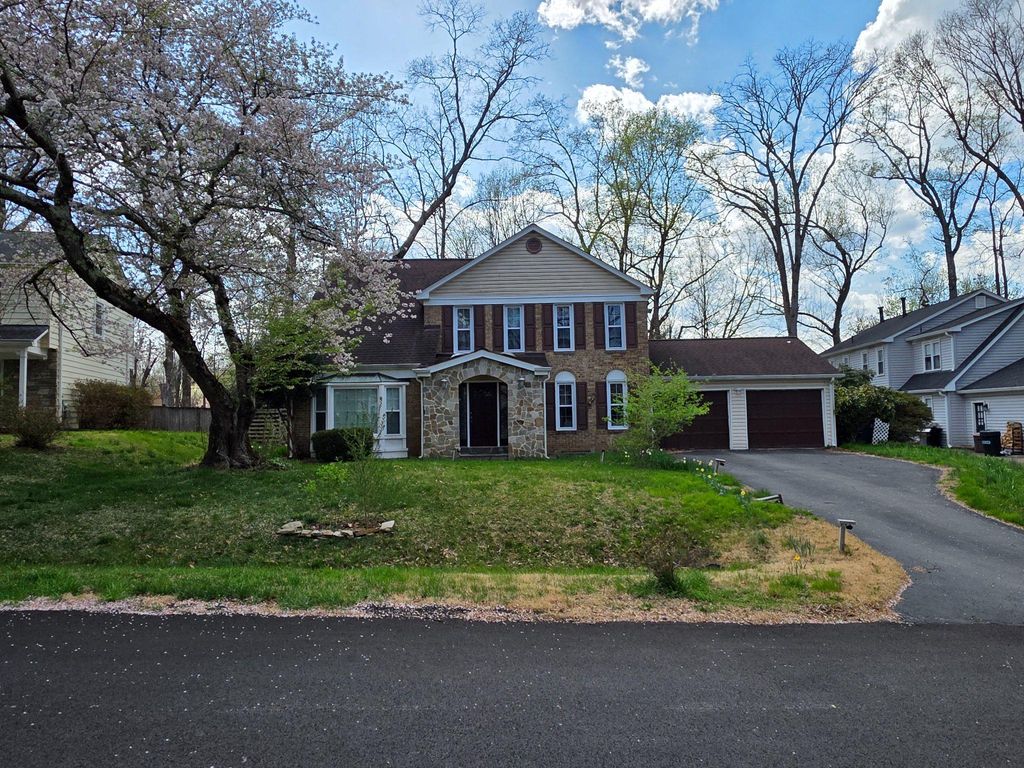 8120 PAISLEY PL, Potomac, MD 20854