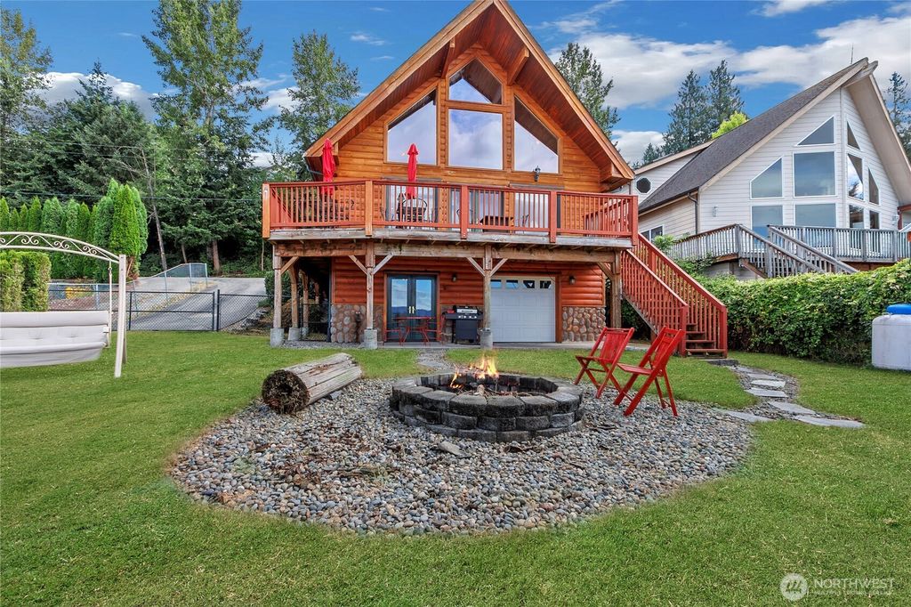 39716 24th Avenue Ct S, Roy, WA 98580