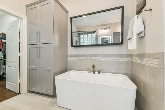13923 Desert Trace Court, Houston, TX 77044