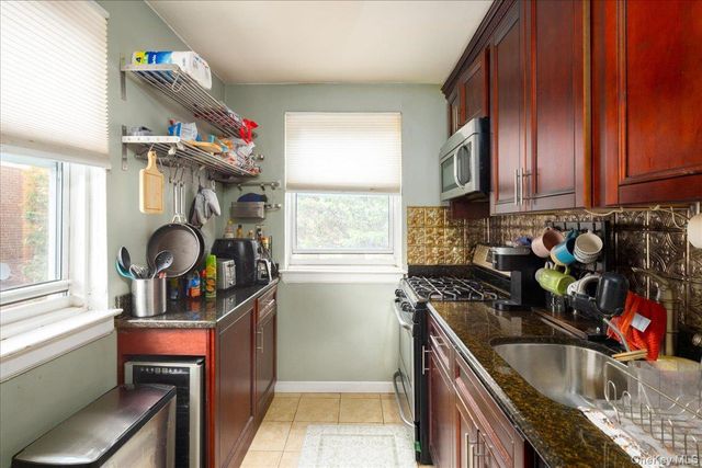 255-08 74th Avenue Upper 25A122, Glen Oaks, NY 11004