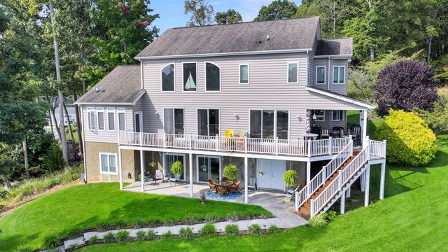 544 Woodbrook RD, Moneta, VA 24121