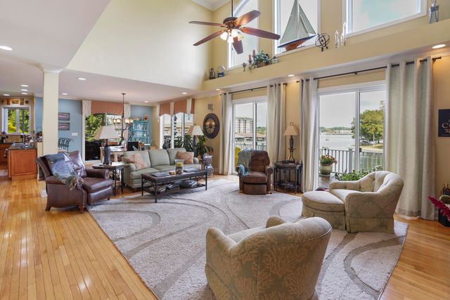 544 Woodbrook RD, Moneta, VA 24121