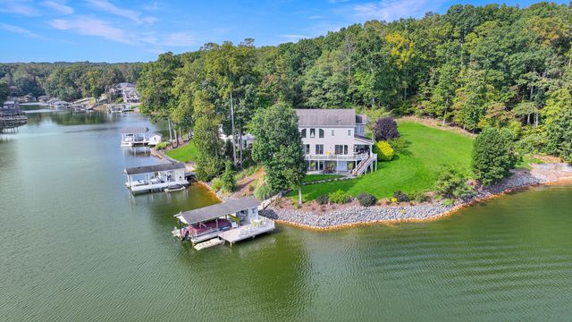 544 Woodbrook RD, Moneta, VA 24121