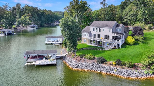 544 Woodbrook RD, Moneta, VA 24121