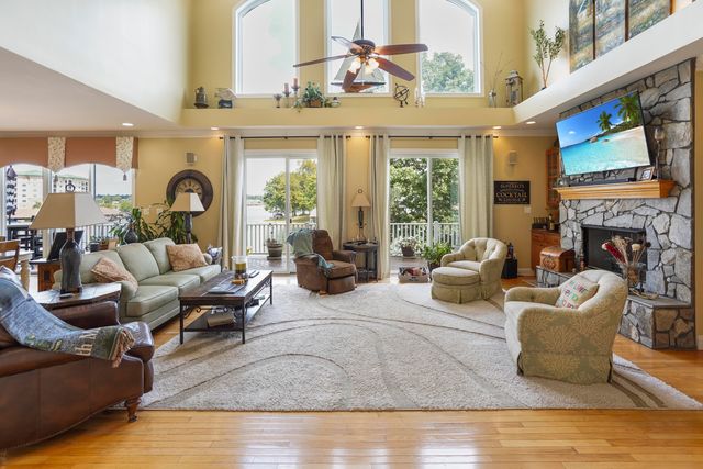 544 Woodbrook RD, Moneta, VA 24121