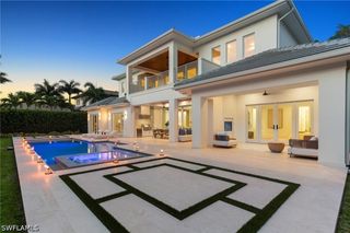 1985 Crayton RD, Naples, FL 34102