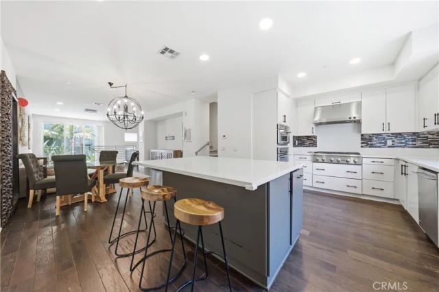 266 Rockefeller, Irvine, CA 92612