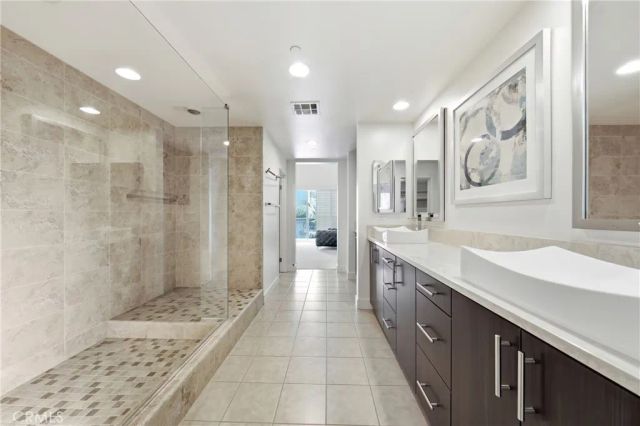 266 Rockefeller, Irvine, CA 92612