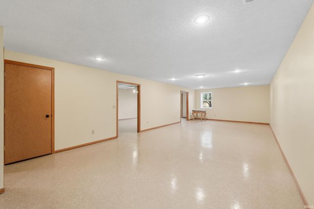 548 Frederick Crossing, Roanoke, IN 46783