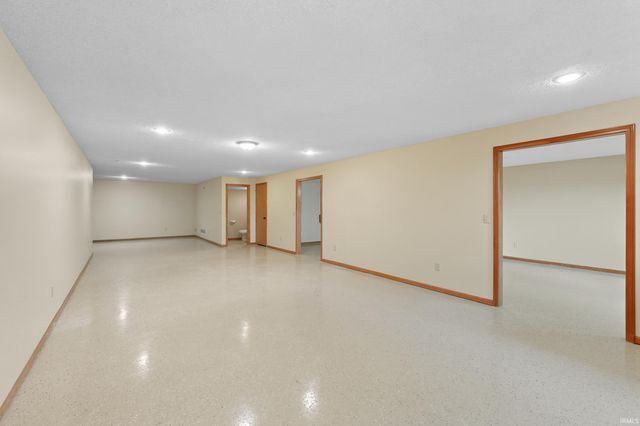 548 Frederick Crossing, Roanoke, IN 46783
