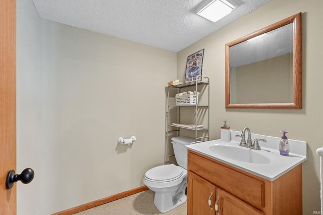 548 Frederick Crossing, Roanoke, IN 46783