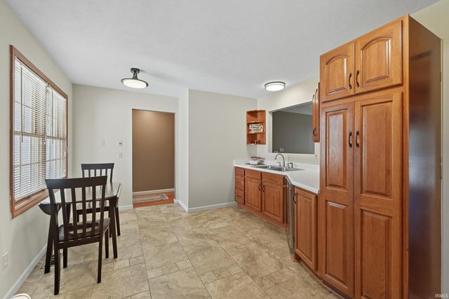 548 Frederick Crossing, Roanoke, IN 46783