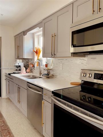 207 SW 12th Ave 207, Dania Beach, FL 33004