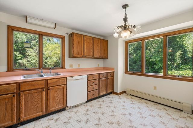 32 Acushnet Rd, Mattapoisett, MA 02739