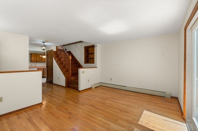 32 Acushnet Rd, Mattapoisett, MA 02739
