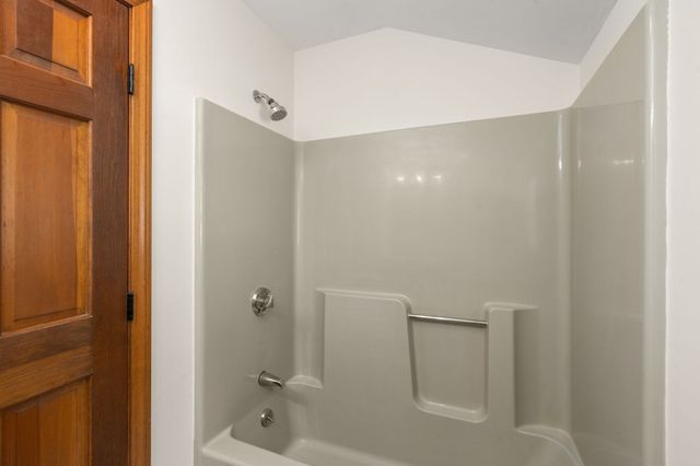 32 Acushnet Rd, Mattapoisett, MA 02739