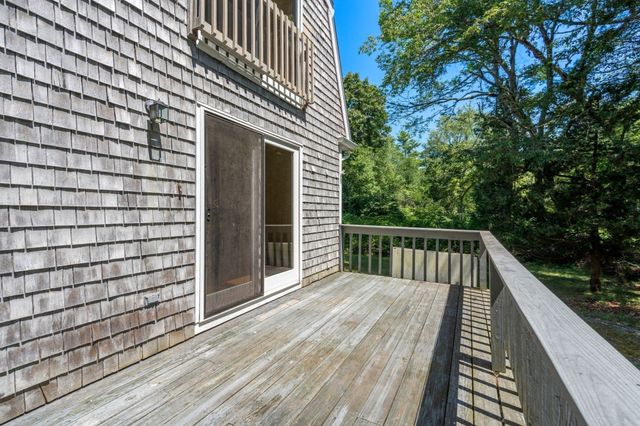 32 Acushnet Rd, Mattapoisett, MA 02739