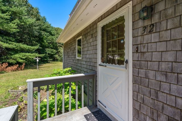 32 Acushnet Rd, Mattapoisett, MA 02739