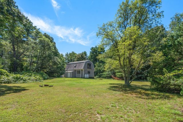 32 Acushnet Rd, Mattapoisett, MA 02739