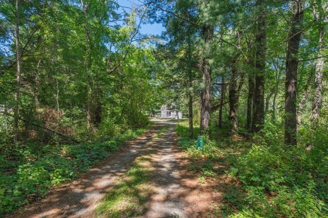 32 Acushnet Rd, Mattapoisett, MA 02739