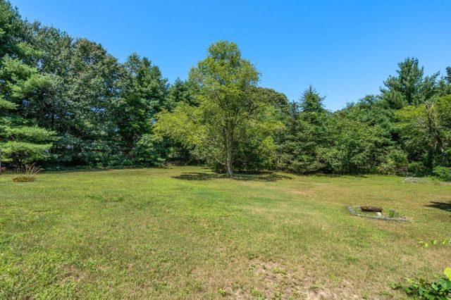 32 Acushnet Rd, Mattapoisett, MA 02739
