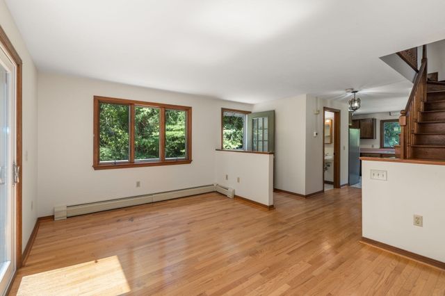 32 Acushnet Rd, Mattapoisett, MA 02739