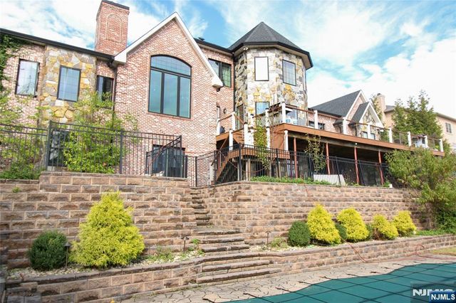 51 Columbus Avenue, Totowa, NJ 07512