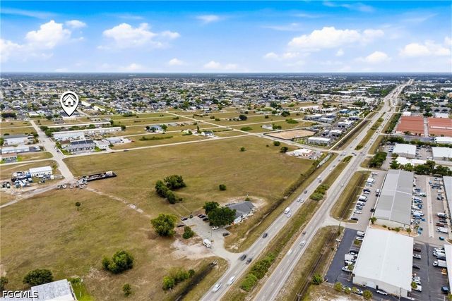 1009 NE 8th TER, Cape Coral, FL 33909