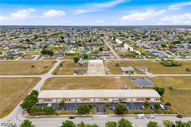 1009 NE 8th TER, Cape Coral, FL 33909