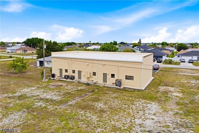 1009 NE 8th TER, Cape Coral, FL 33909