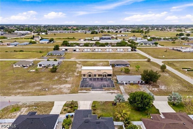 1009 NE 8th TER, Cape Coral, FL 33909