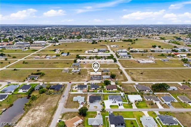 1009 NE 8th TER, Cape Coral, FL 33909