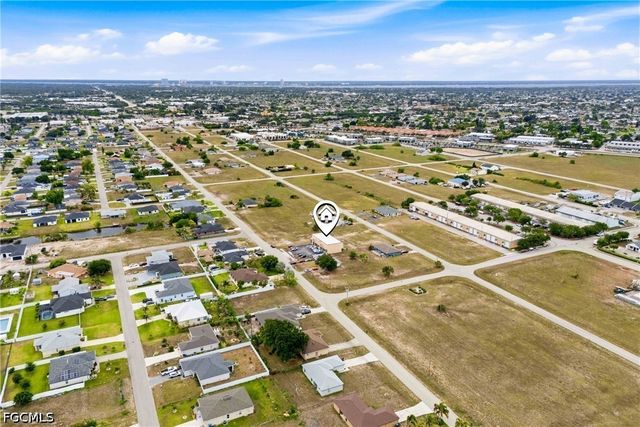 1009 NE 8th TER, Cape Coral, FL 33909
