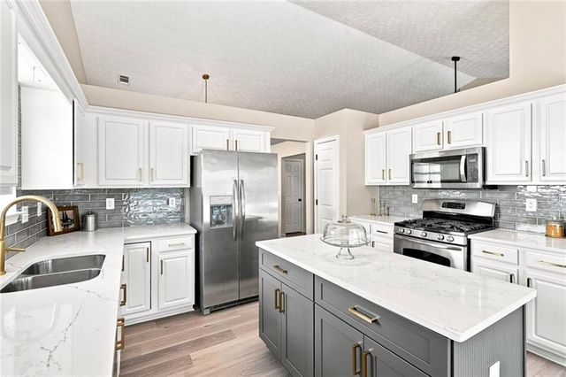 2762 Hillvale Cove Way, Lithonia, GA 30058