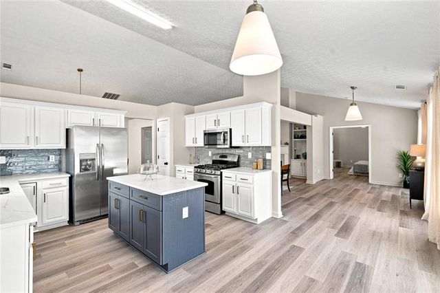 2762 Hillvale Cove Way, Lithonia, GA 30058