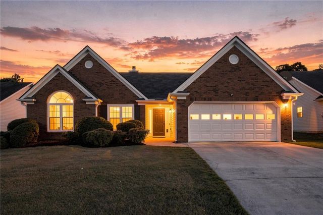 2762 Hillvale Cove Way, Lithonia, GA 30058