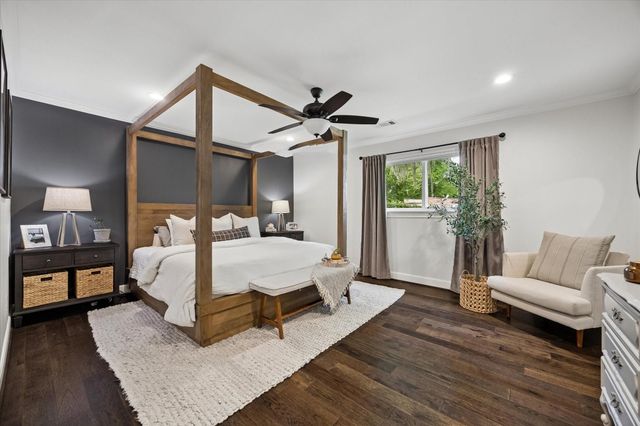 215 Greenpark Drive, Houston, TX 77079