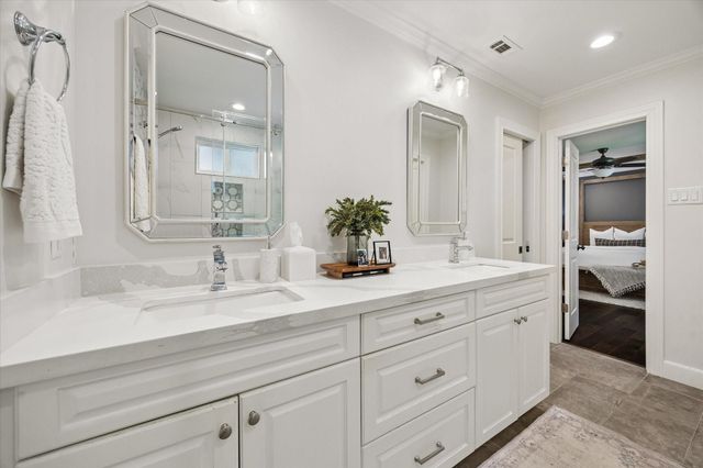 215 Greenpark Drive, Houston, TX 77079