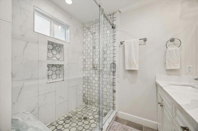 215 Greenpark Drive, Houston, TX 77079