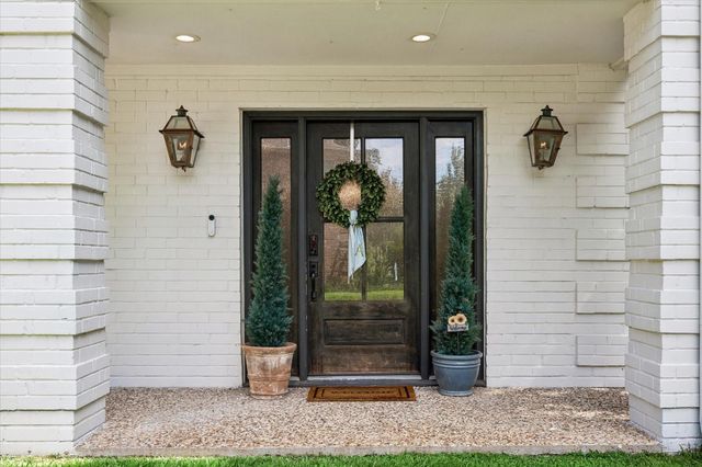 215 Greenpark Drive, Houston, TX 77079