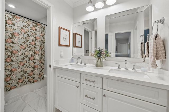 215 Greenpark Drive, Houston, TX 77079