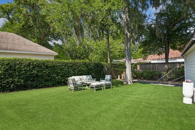 215 Greenpark Drive, Houston, TX 77079
