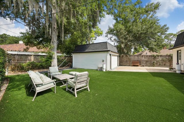 215 Greenpark Drive, Houston, TX 77079