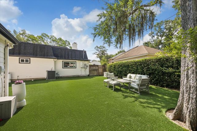 215 Greenpark Drive, Houston, TX 77079